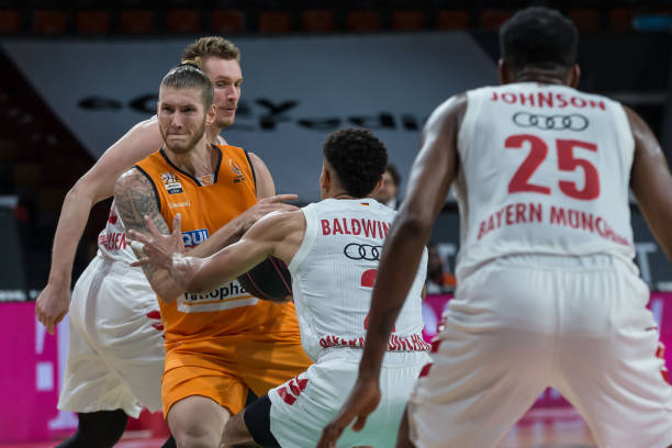 魔术的进攻 魔术的进攻