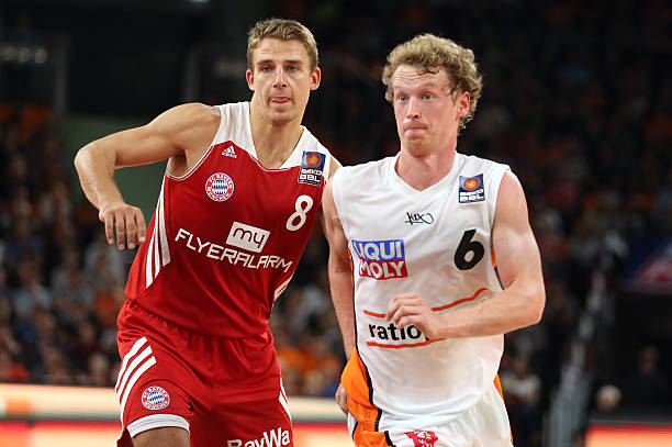 在比赛后半 在比赛后半