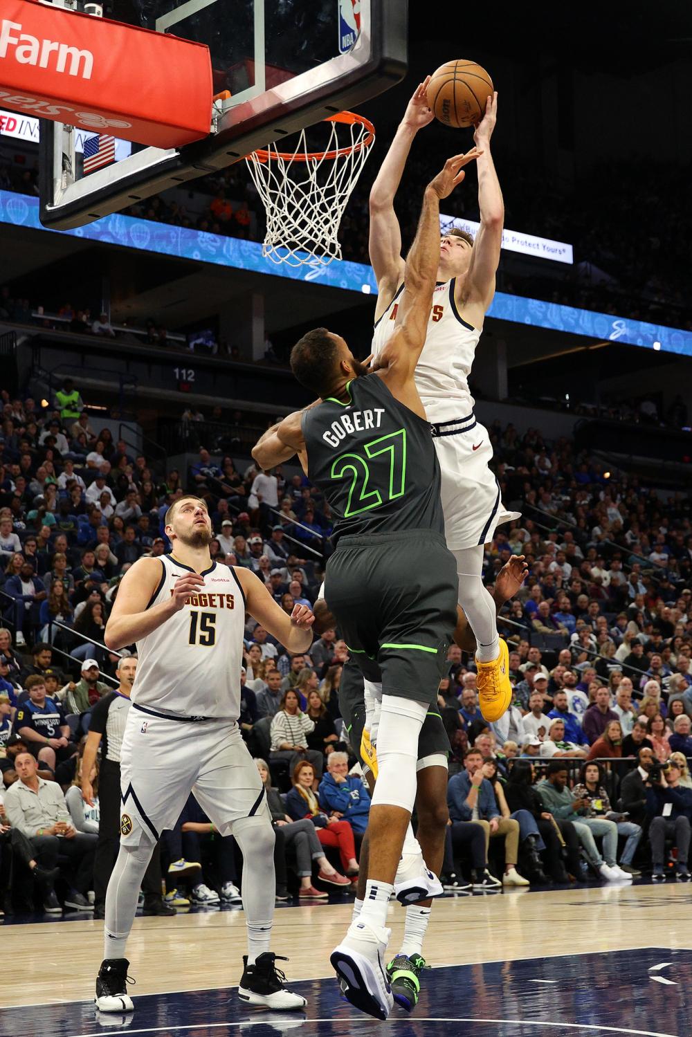 在人性化关 在人性化关