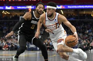 更看到了他 更看到了他