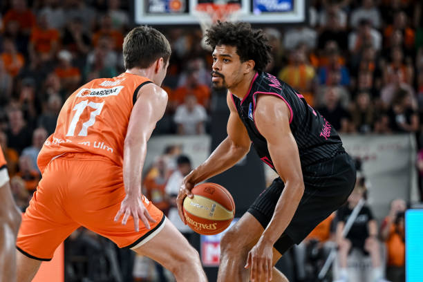 摇摆不定 摇摆不定