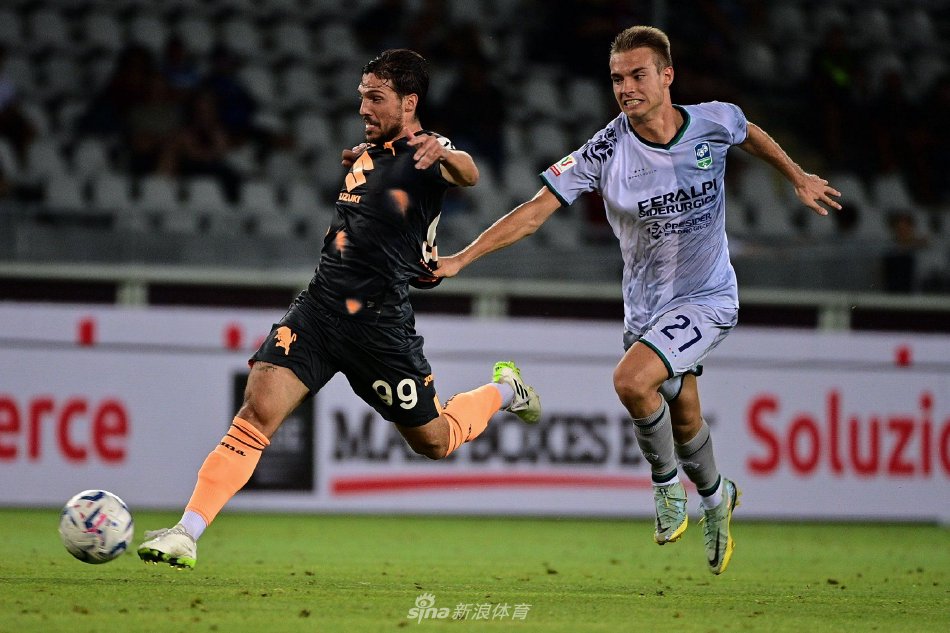 球赛季中 球赛季中